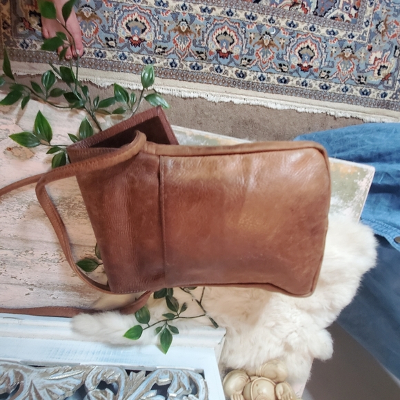 Sven berkeley leather small light brown crossbody - Picture 6 of 11